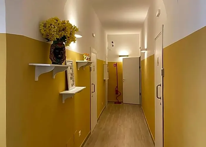 Relais Vaticano - Metro Station Ottaviano Otel *